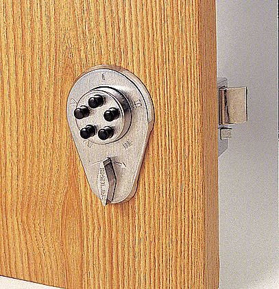 Deadlocking Spring Latch,Satin Chrome